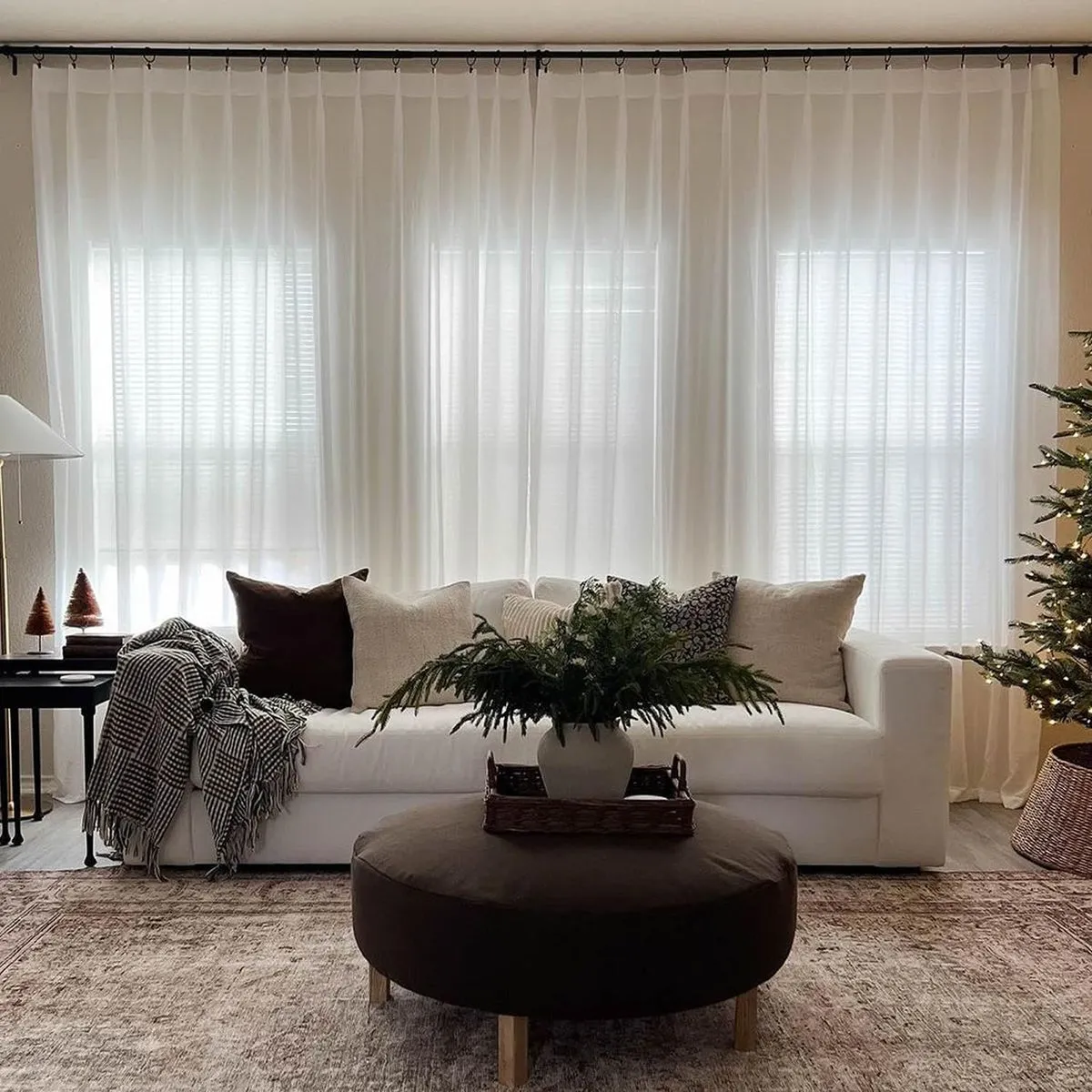 How to Select the Best Curtains for Privacy and Style