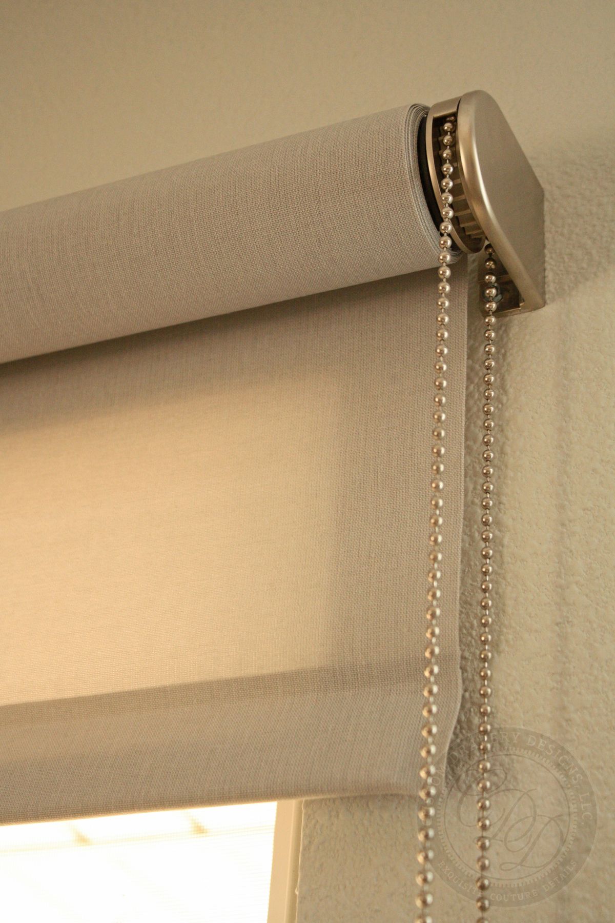 Roman Blinds and Dubai Curtains: Overview of Window Treatment Trends